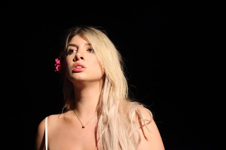 Ndalesa e fundit në Berat, shfaqja skenike “Etyd për dashurinë” mbyll me sukses rrugëtimin e saj